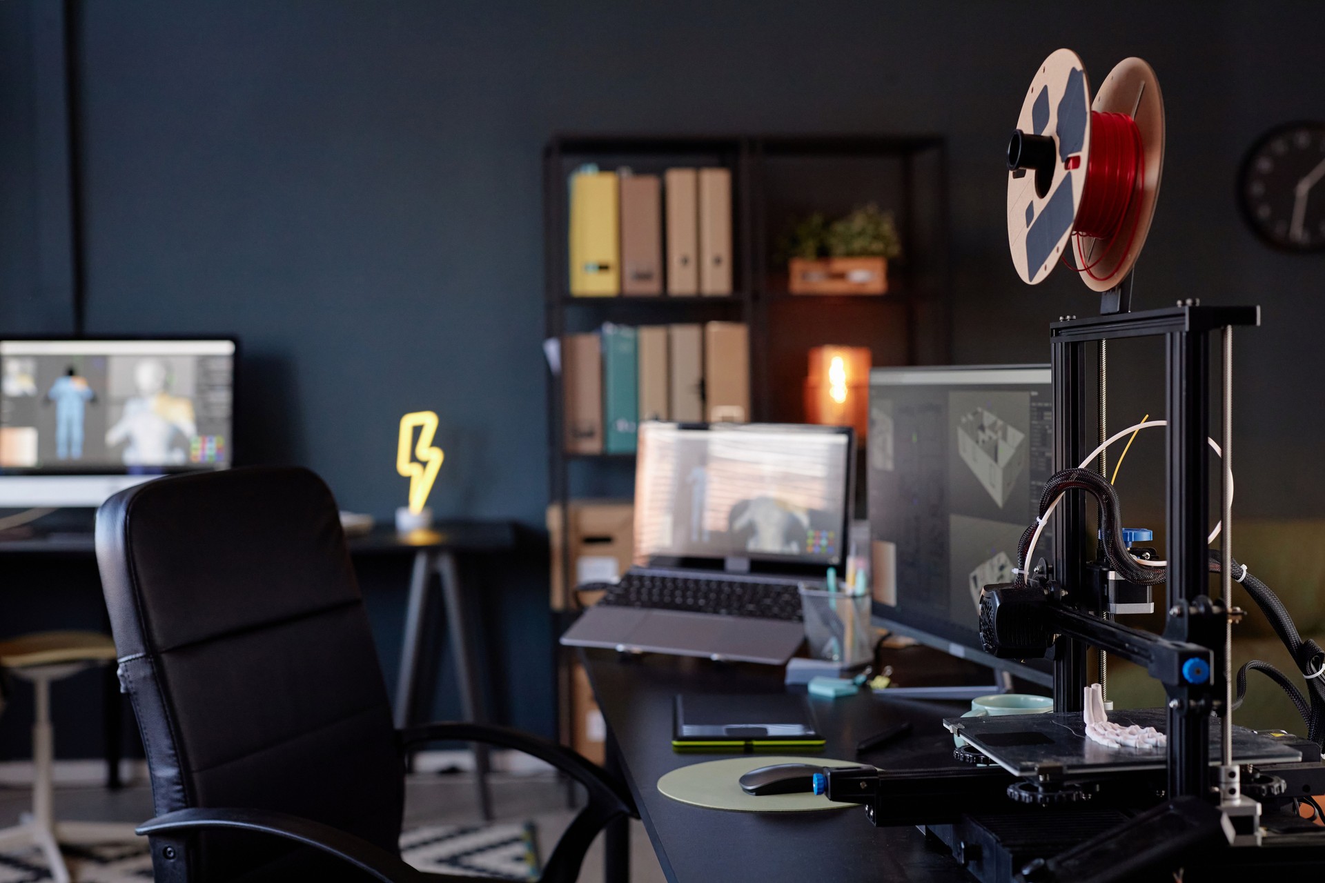 Utilizing 3D Printing Technology in Modern Workplace